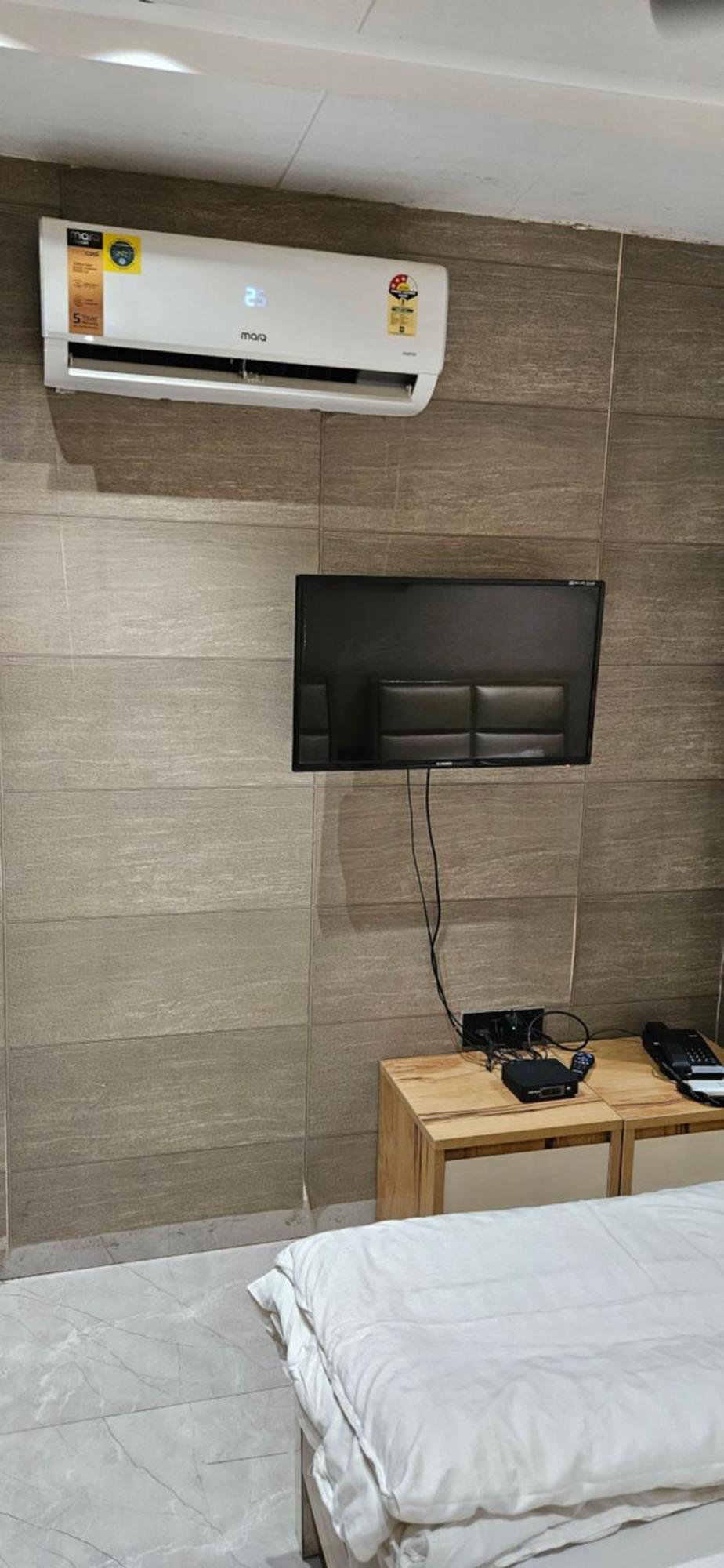 Stayez Studio Apartments Indore Esterno foto