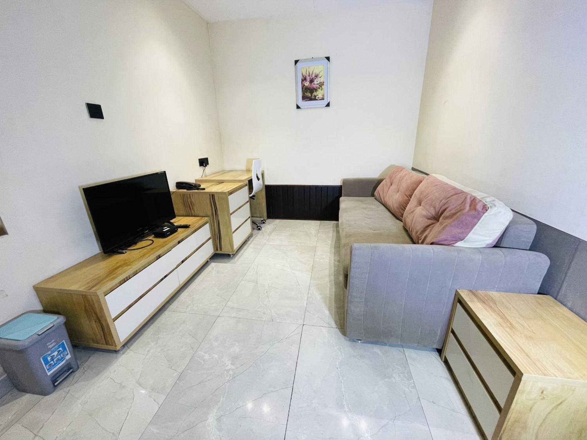 Stayez Studio Apartments Indore Esterno foto