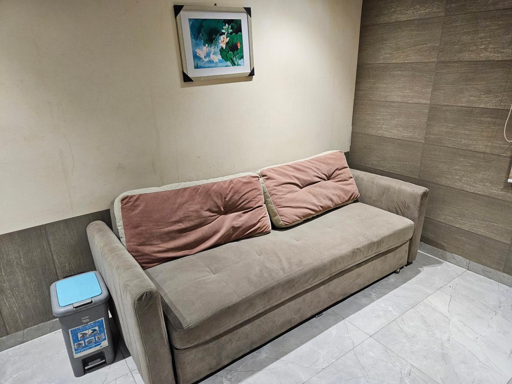 Stayez Studio Apartments Indore Esterno foto