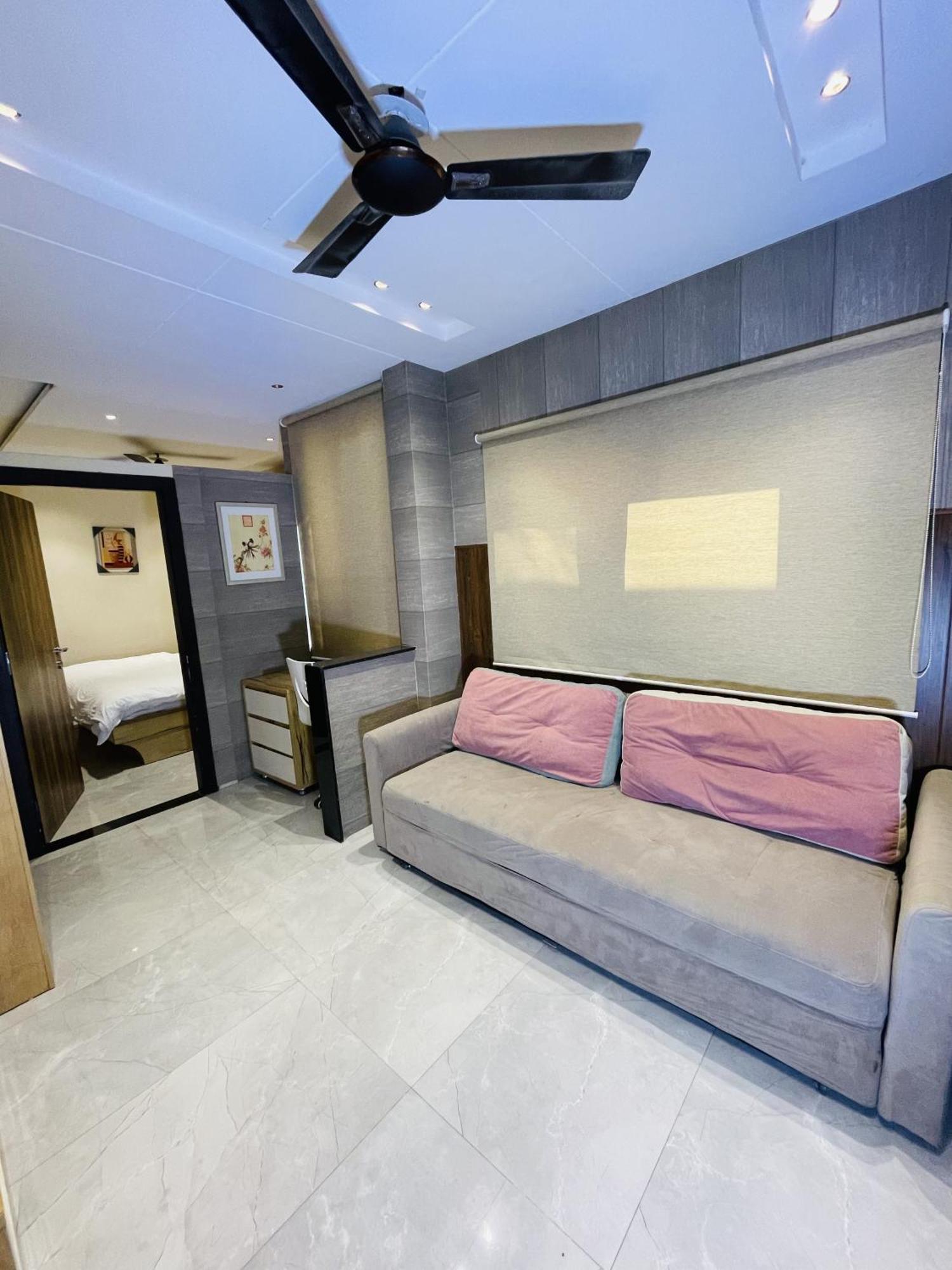 Stayez Studio Apartments Indore Esterno foto